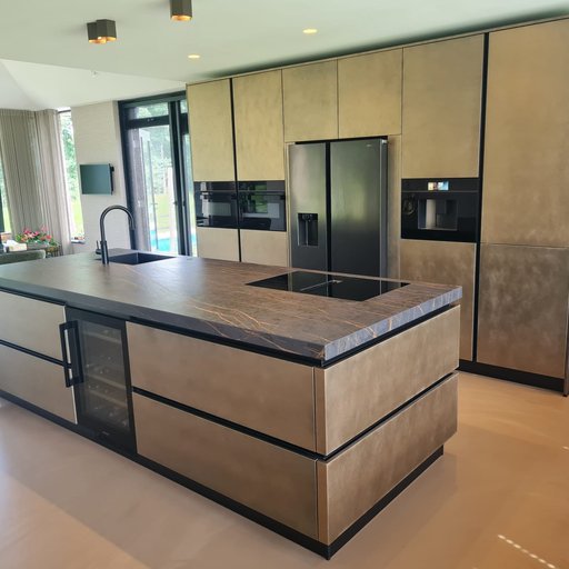 Nube front in gold hand gelakt front.